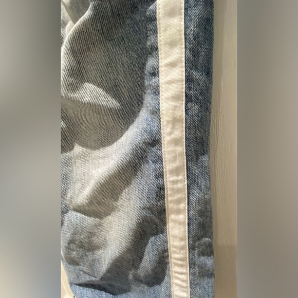 Jeans with stripe like new - Picture 6 of 7